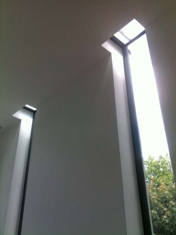 stalen frames in dak